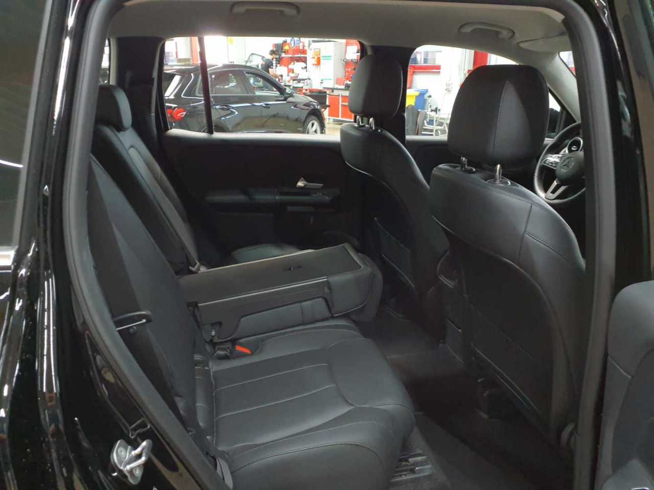 Mercedes-Benz GLB 180 d 8G-DCT Style 14