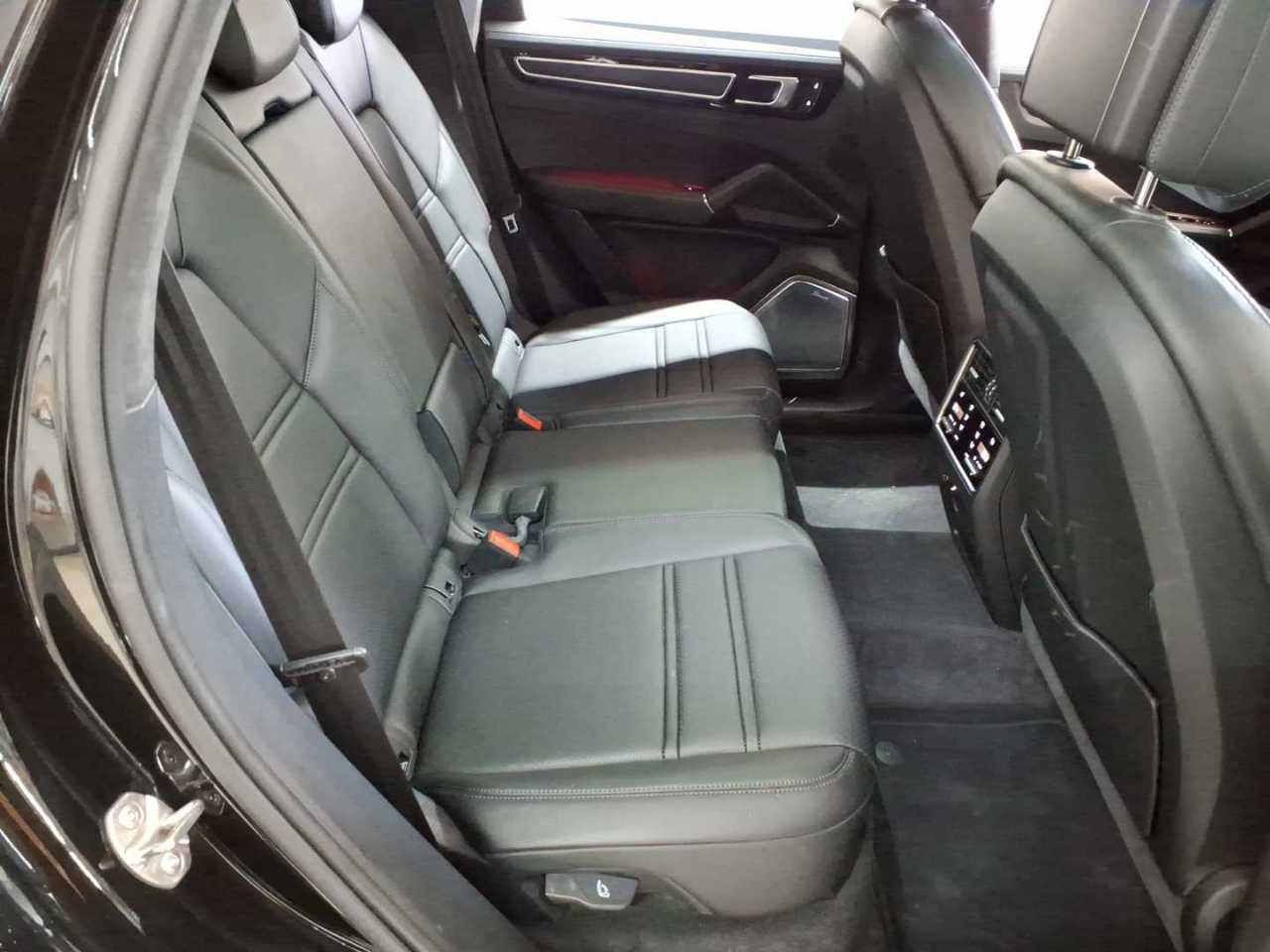 Porsche Cayenne GTS Tiptronic S 14