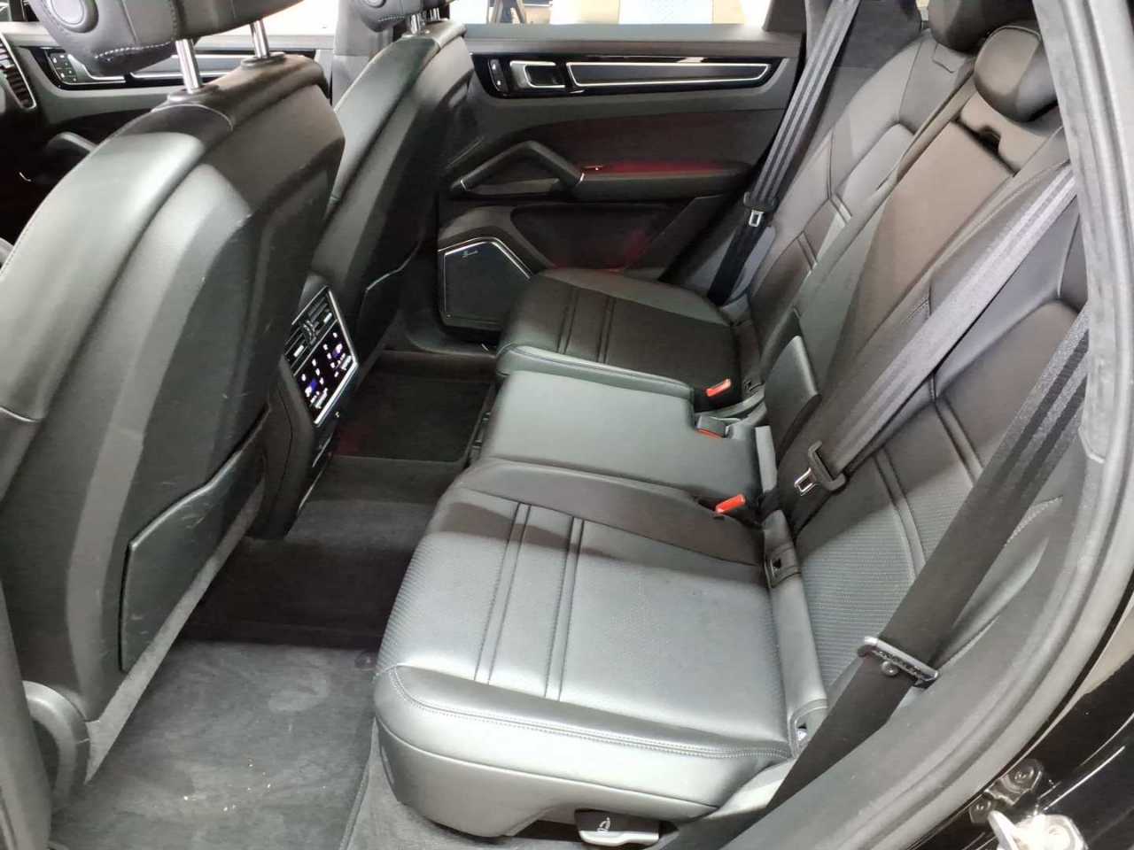 Porsche Cayenne GTS Tiptronic S 13