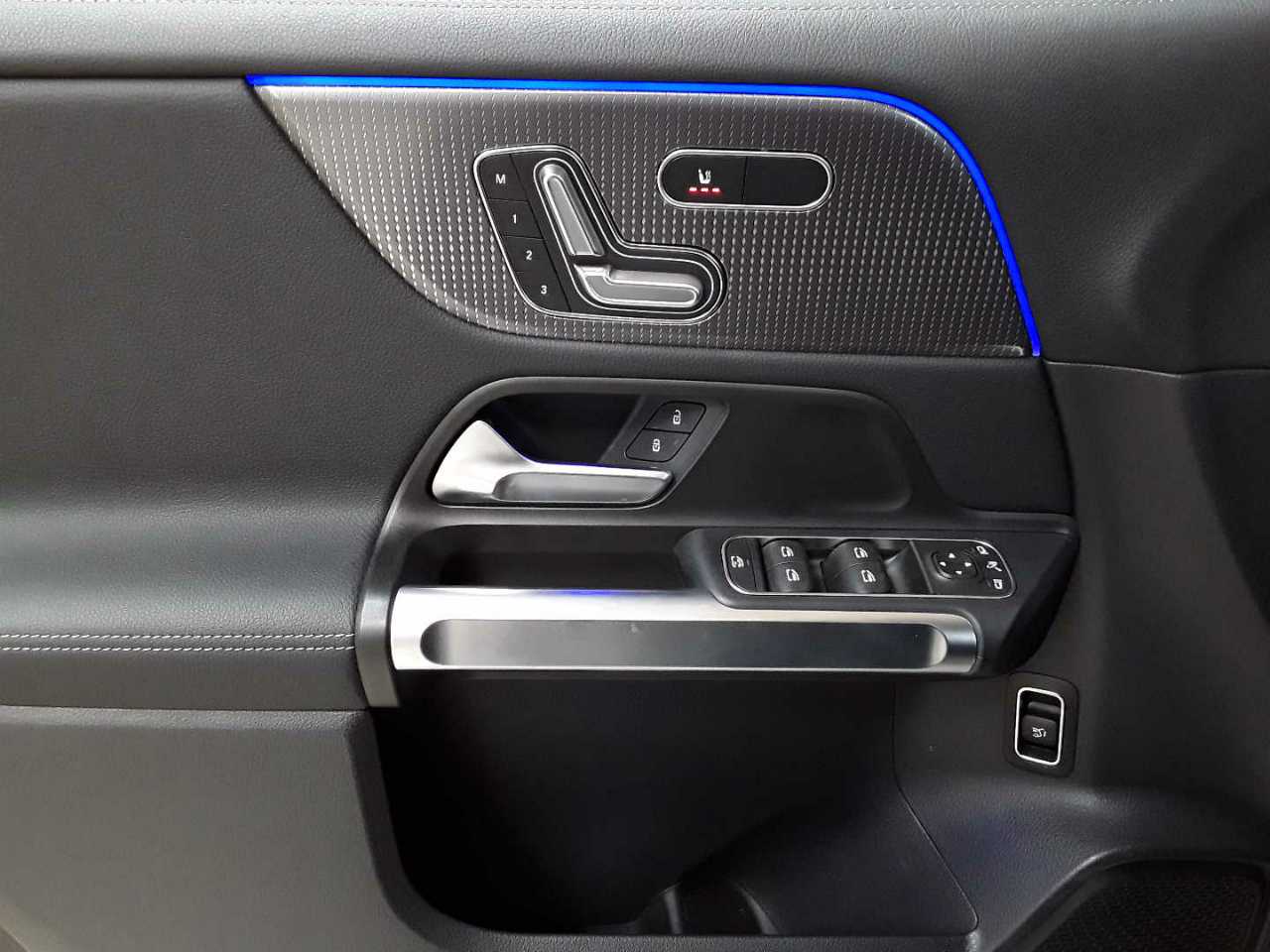 Mercedes-Benz EQB 250 Progressive 17