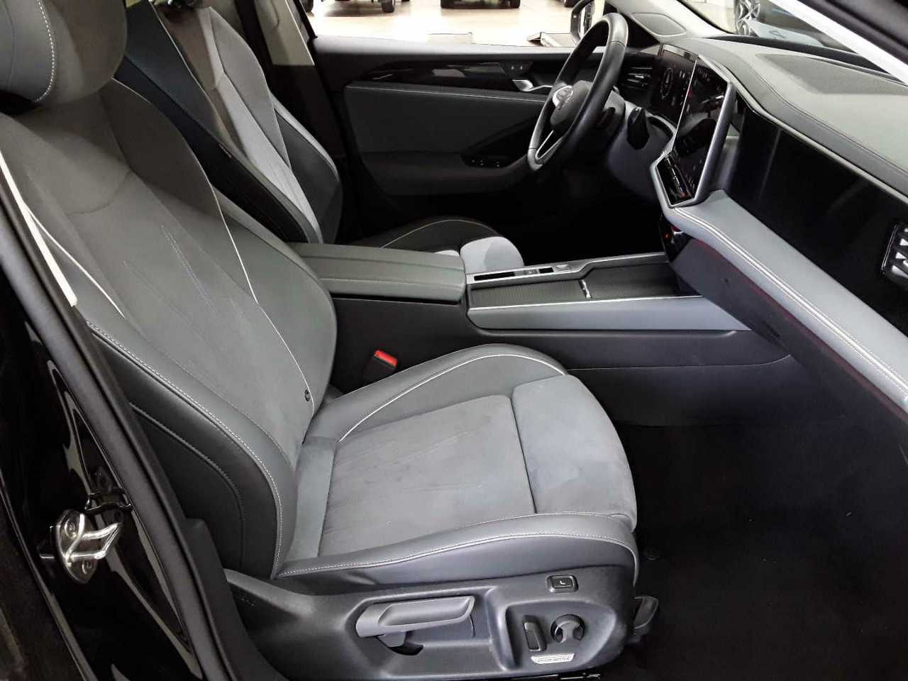 Vw Passat Variant 1.5 e-TSI OPF DSG Business 8