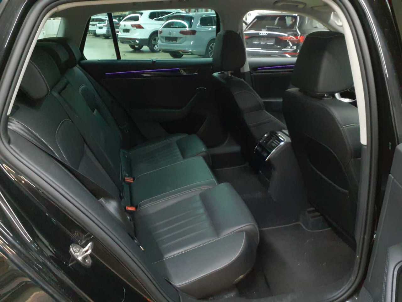 Skoda Superb Combi 2.0 TSI 4x4 DSG L&K 14