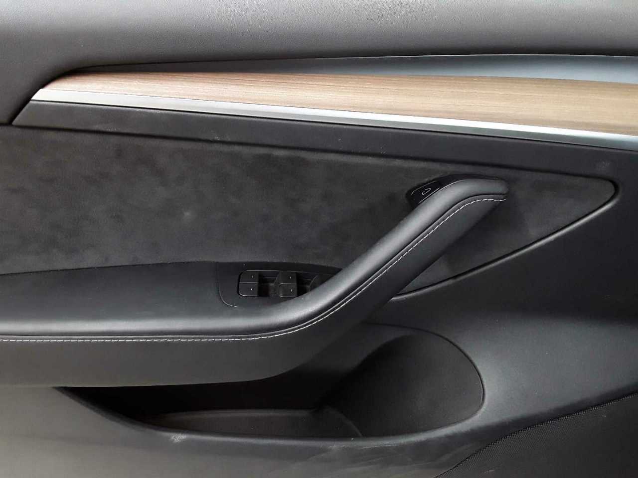 Tesla Model 3 Langstreckenbatt. Allradantrieb Dual Motor Performance 17