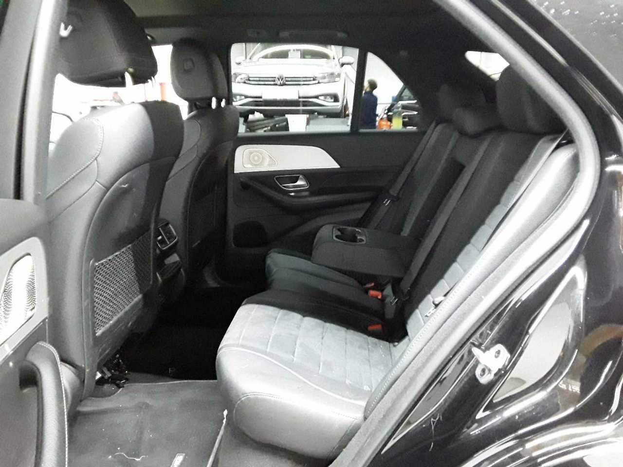 Mercedes-Benz GLE 300 d 4Matic 9G-TRONIC AMG Line 13