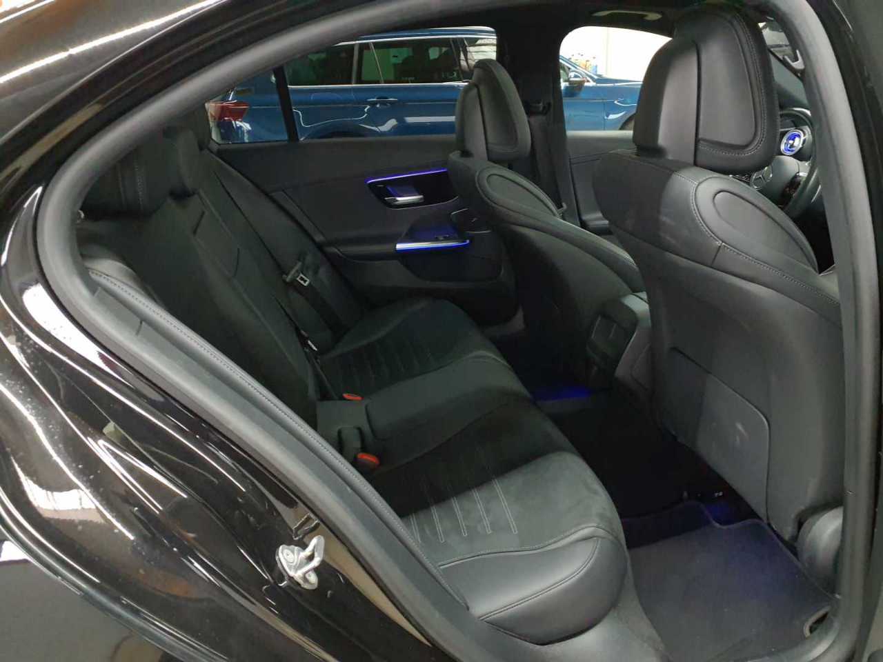 Mercedes-Benz C 180 9G-TRONIC AMG Line 14