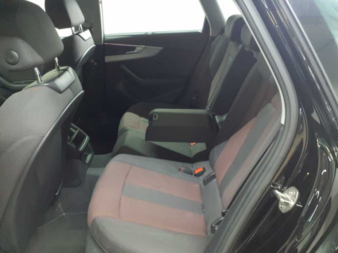 Audi A4 Avant 40 g-tron S tronic 14