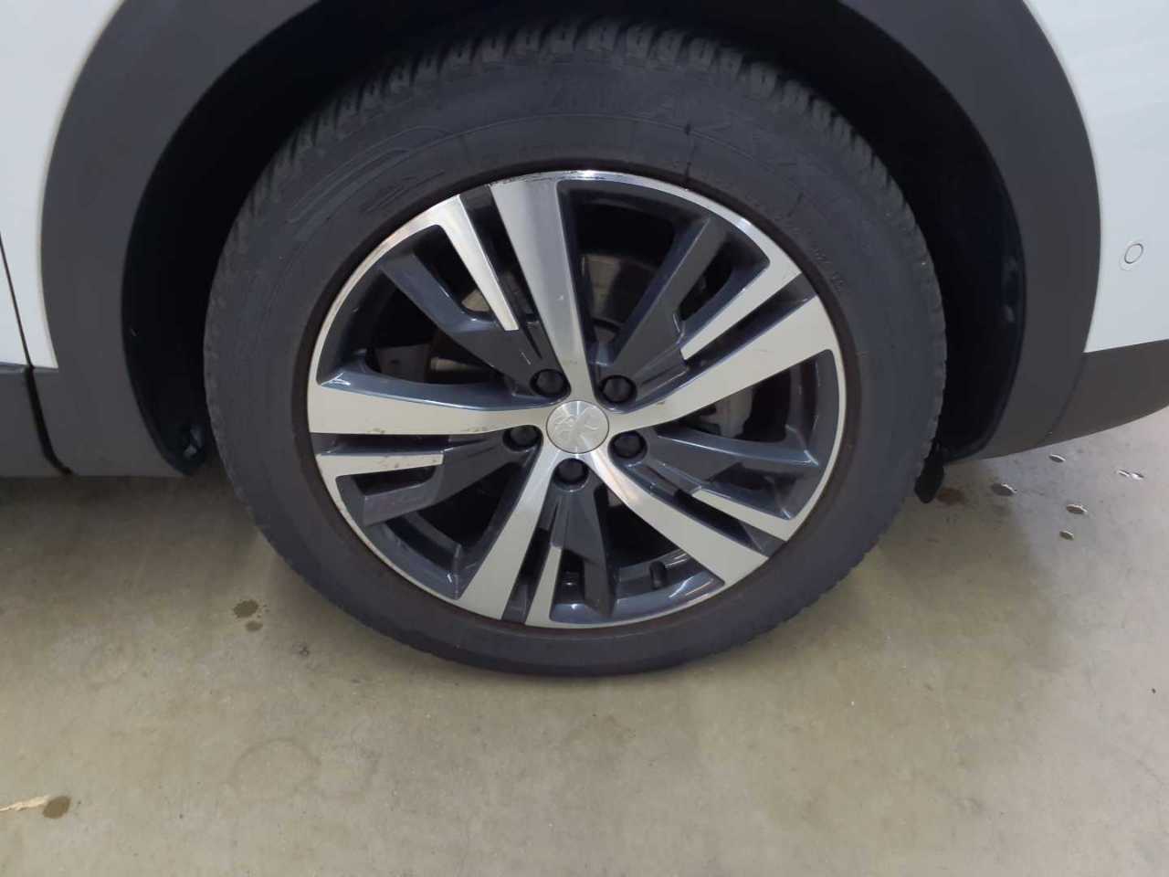 Peugeot 3008 PureTech 130 Stop & Start GPF Allure Pack 16