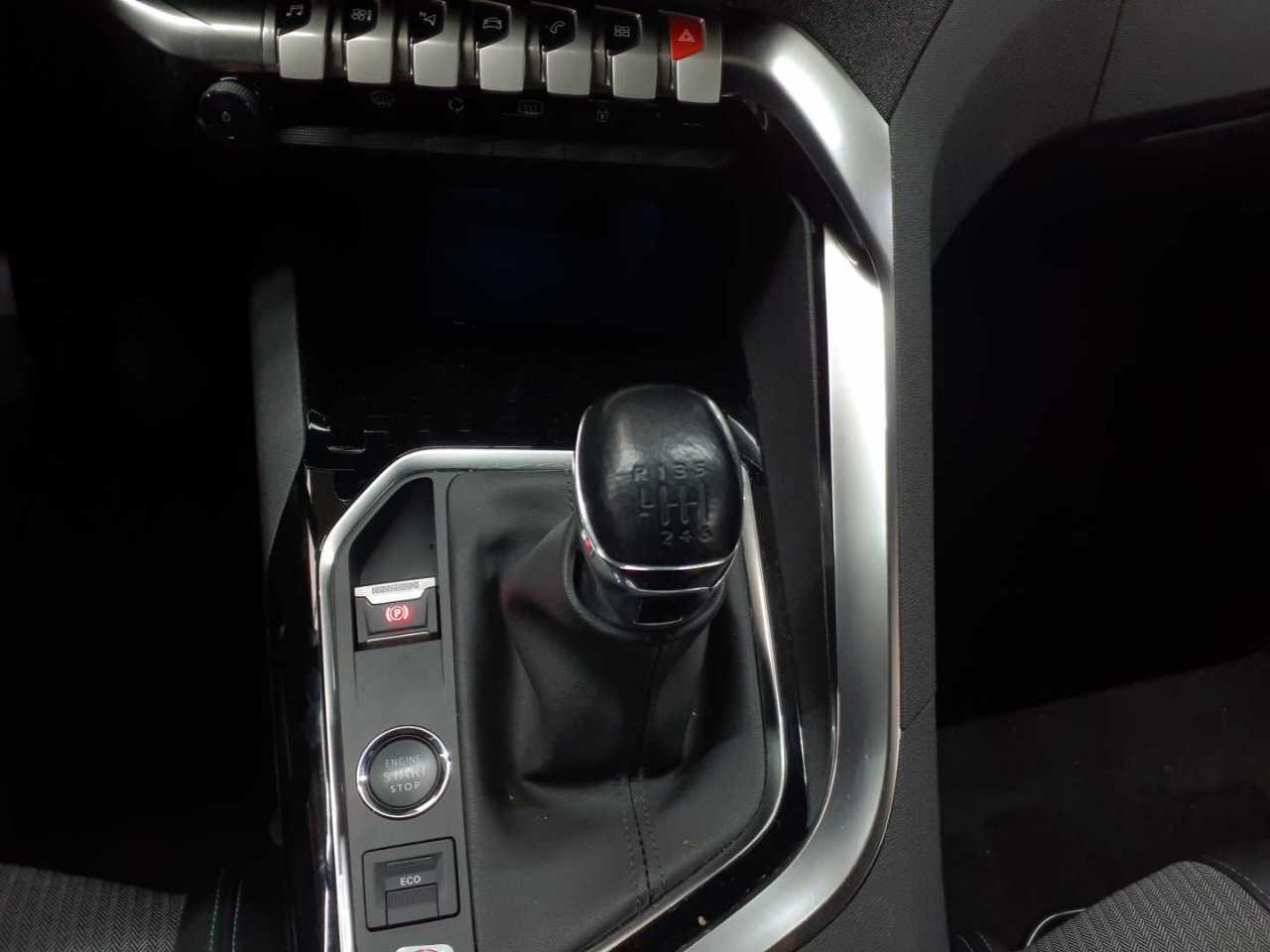 Peugeot 3008 PureTech 130 Stop & Start GPF Allure Pack 10