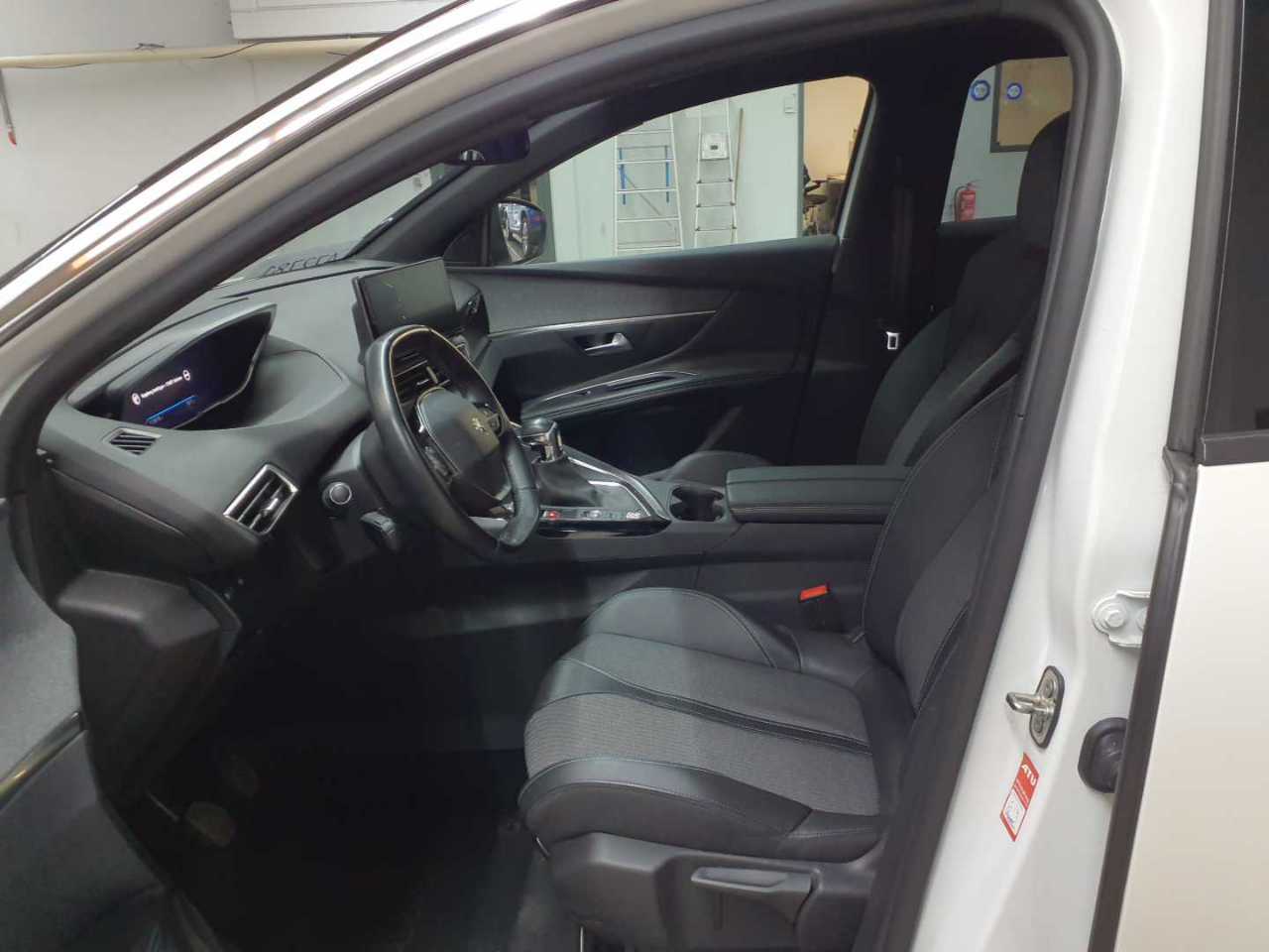 Peugeot 3008 PureTech 130 Stop & Start GPF Allure Pack 7