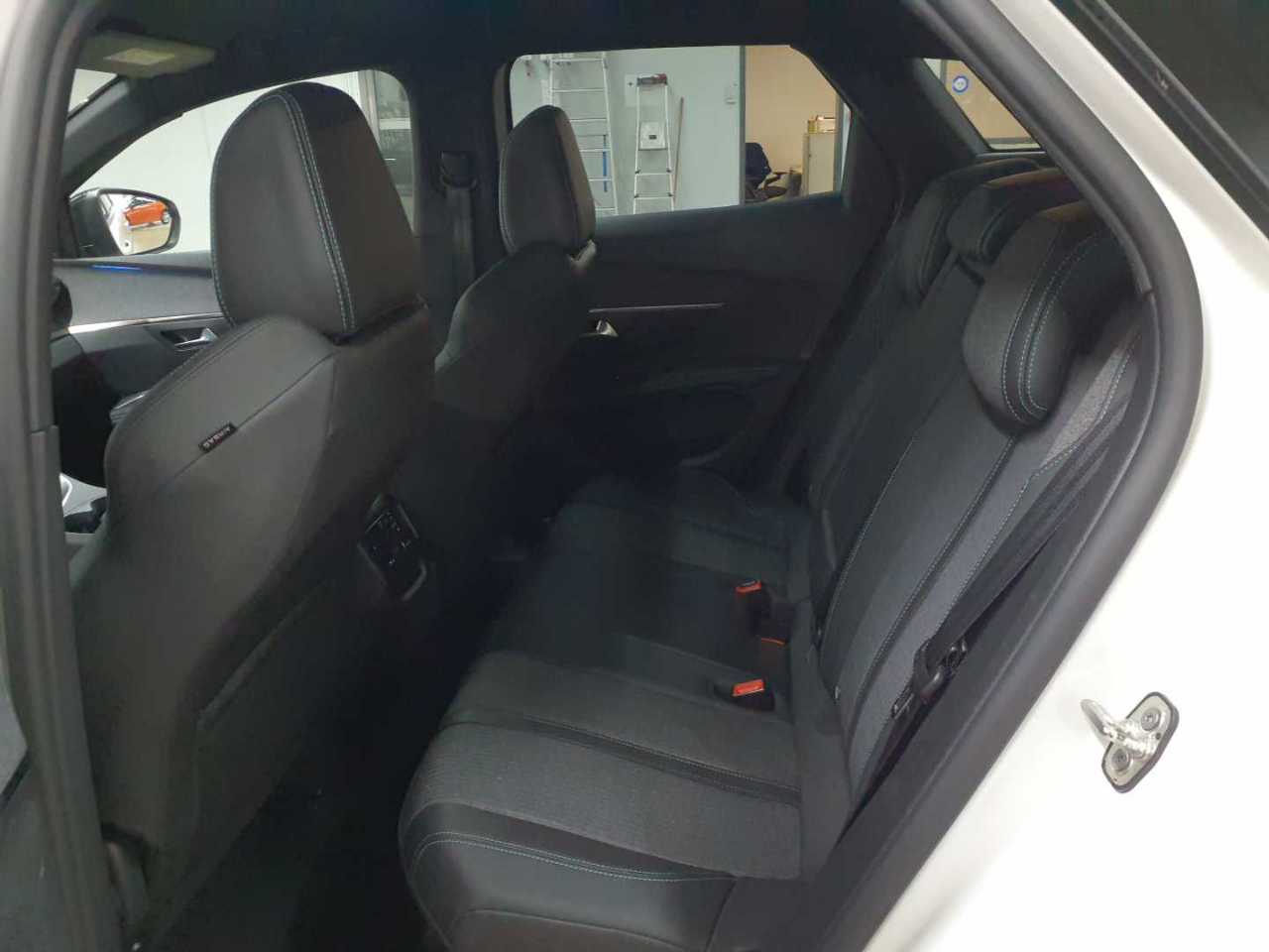 Peugeot 3008 PureTech 130 Stop & Start GPF Allure Pack 13