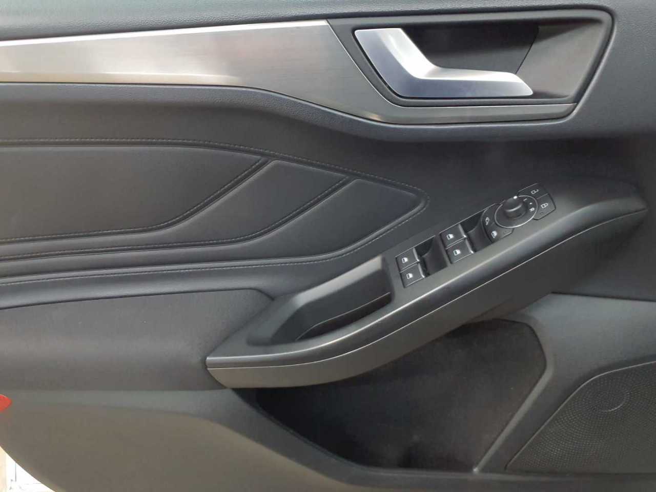 Ford Focus Turnier 1.5 EcoBlue Start-Stopp-System Aut. TITANIUM X 19