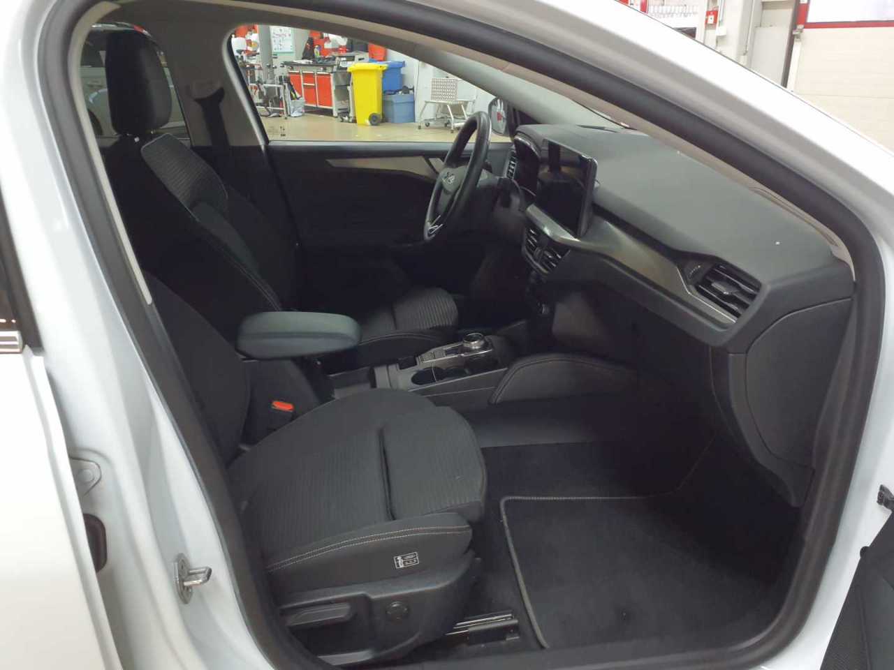 Ford Focus Turnier 1.5 EcoBlue Start-Stopp-System Aut. TITANIUM X 8