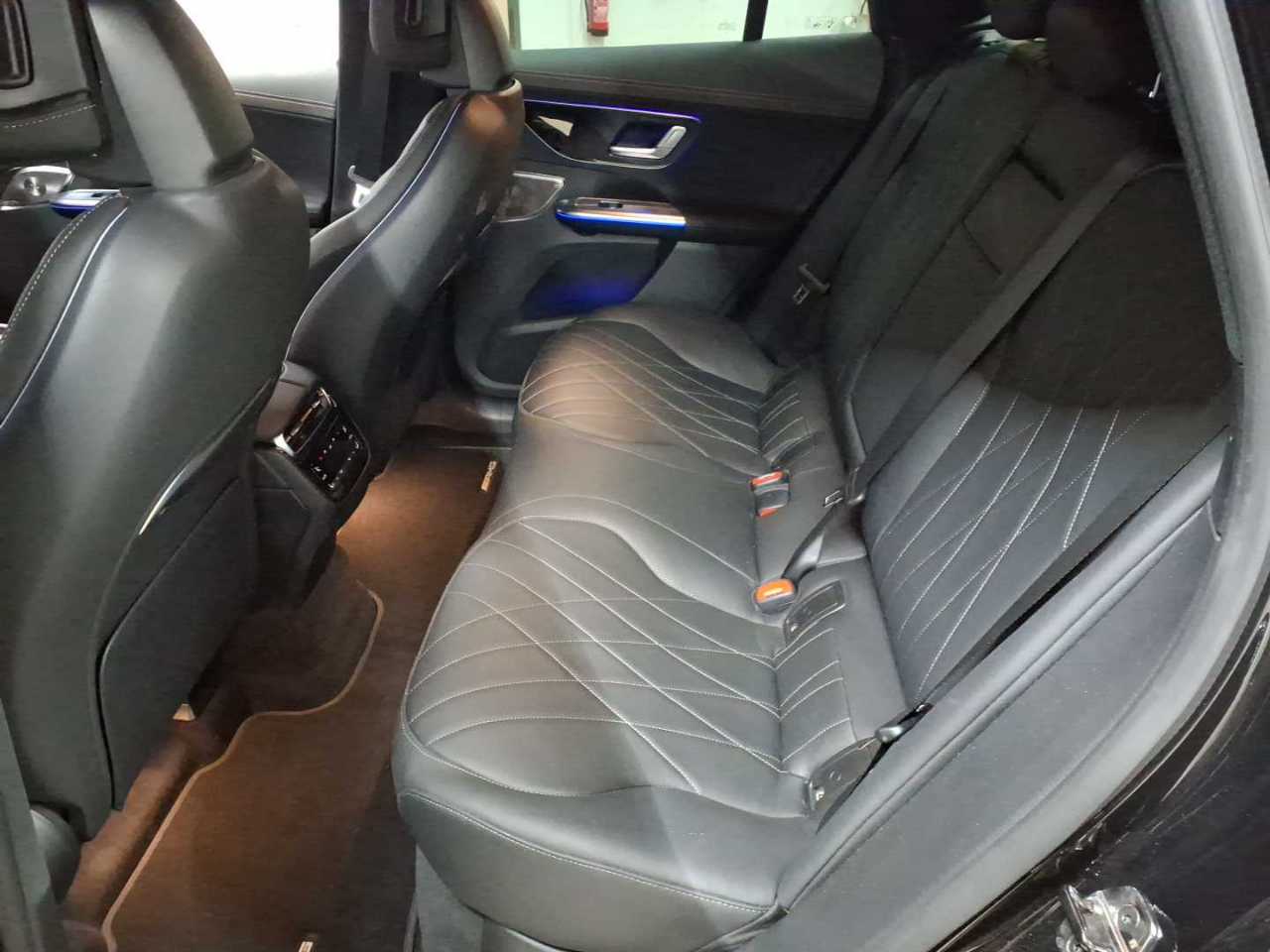 Mercedes-Benz EQE SUV 500 4MATIC 13