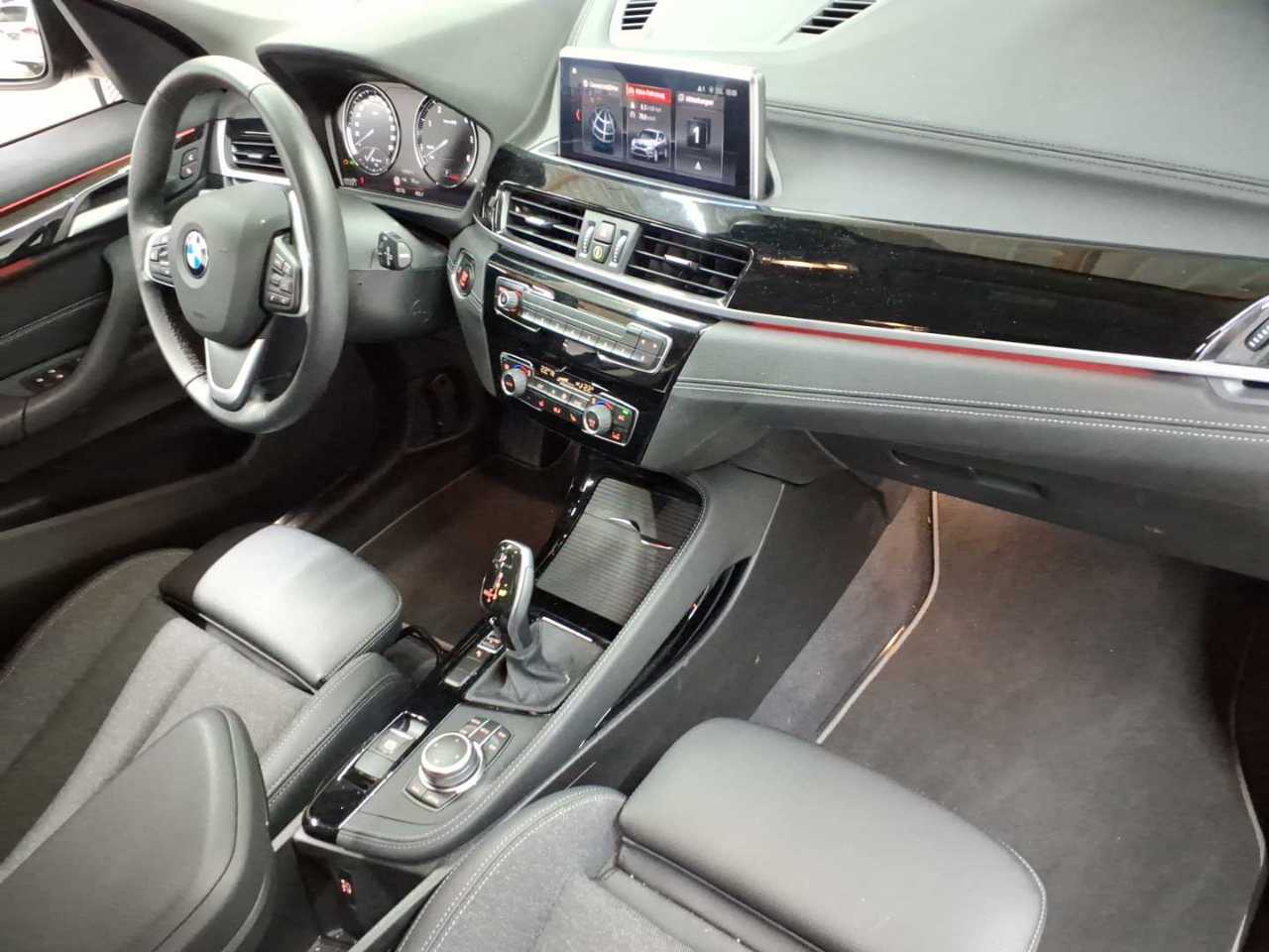 BMW X1 sDrive18d Aut. Sport Line 9