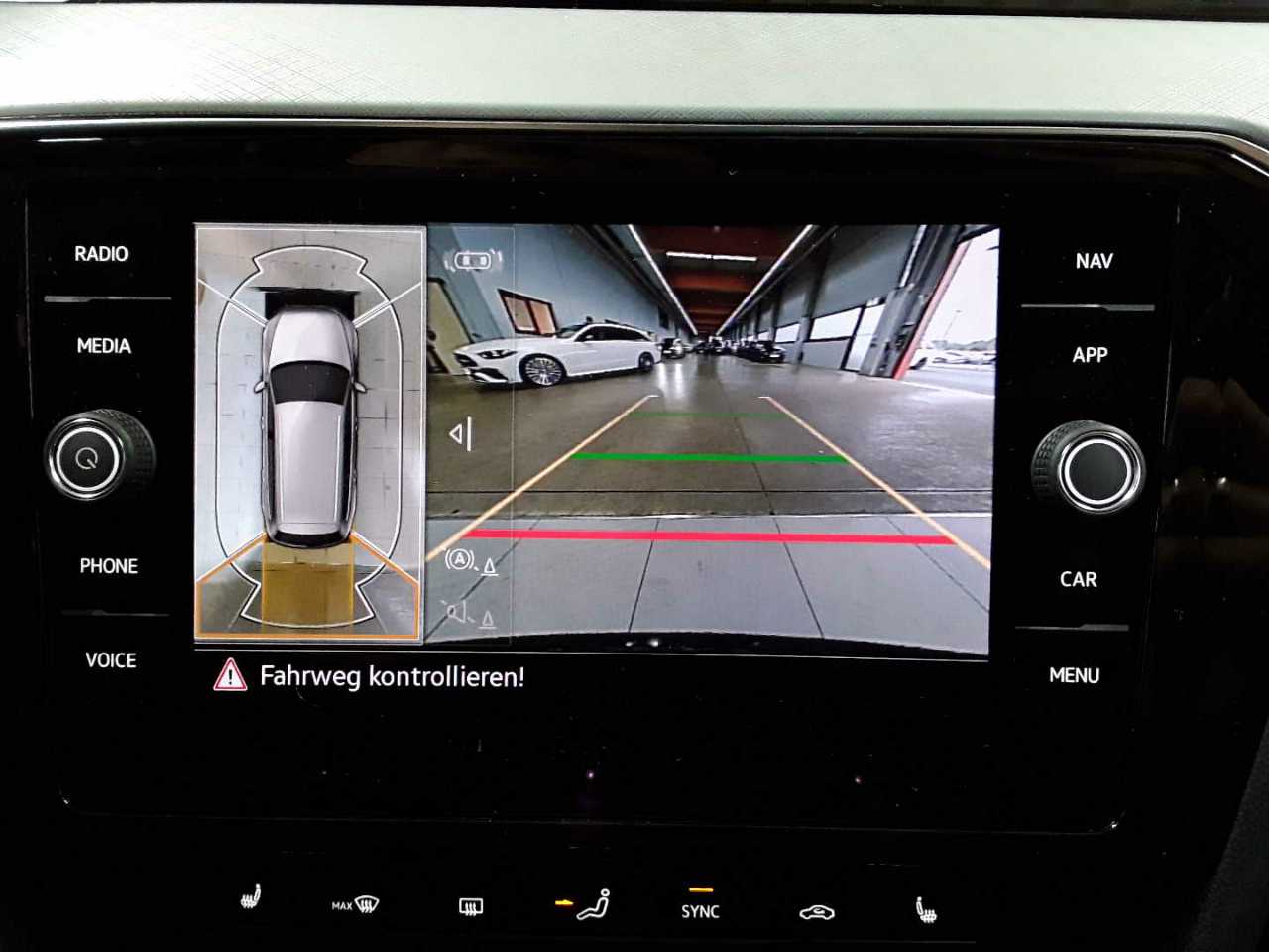 Vw Passat Variant 2.0 TDI SCR DSG Business 17