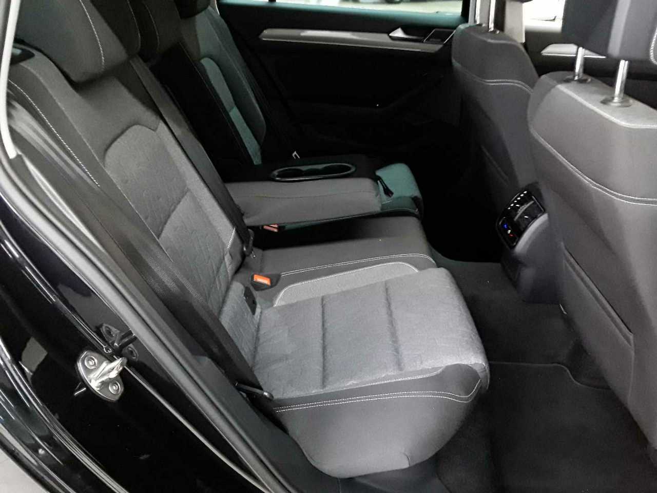 Vw Passat Variant 2.0 TDI SCR DSG Business 14