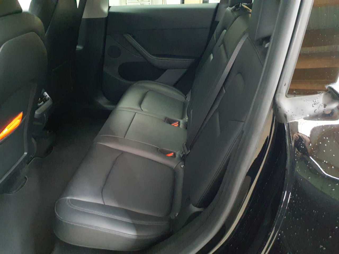 Tesla Model Y Performance Dual Motor AWD 13