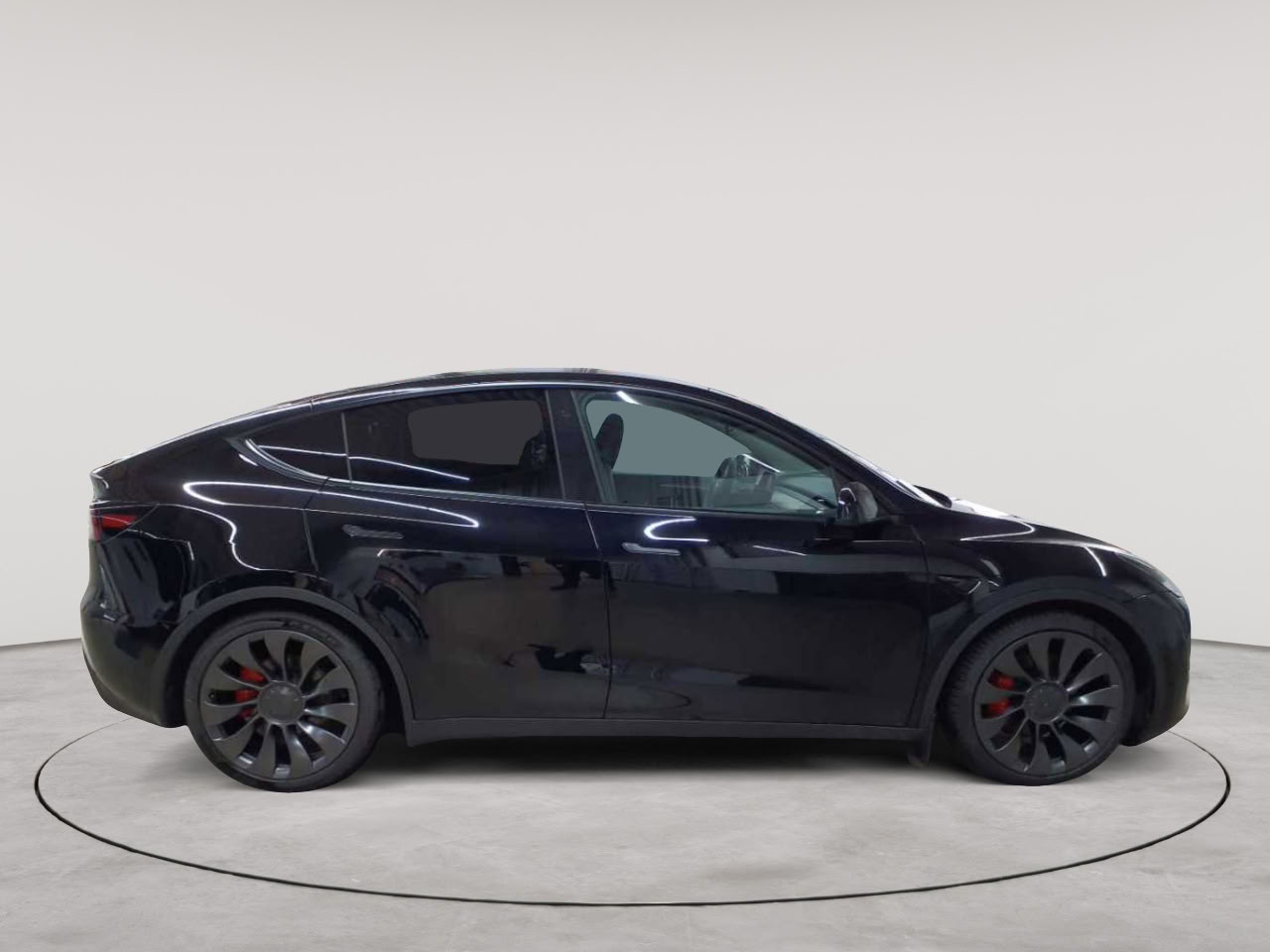 Tesla Model Y Performance Dual Motor AWD 3