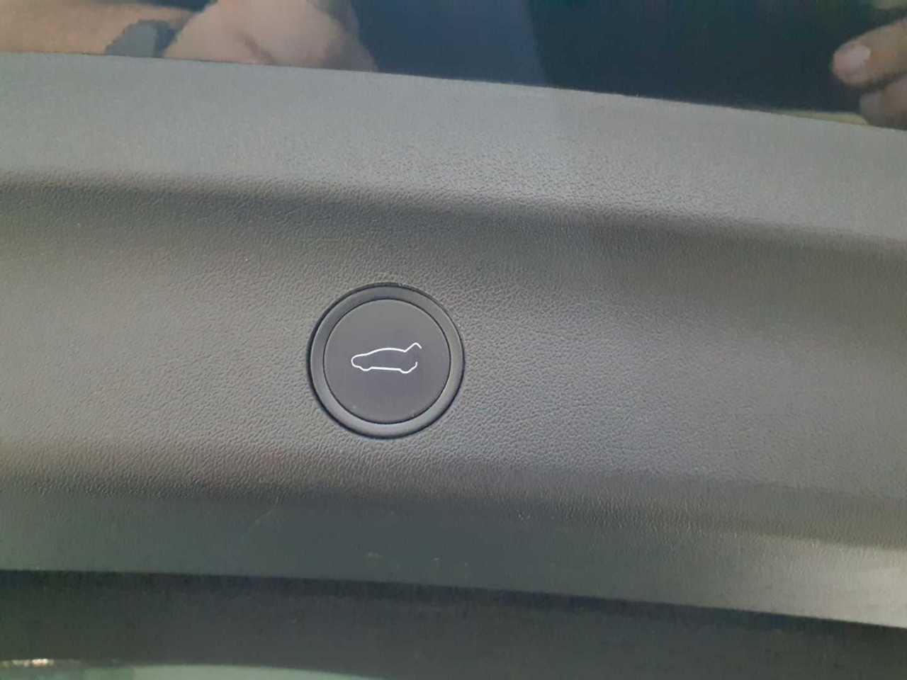 Tesla Model Y Performance Dual Motor AWD 16
