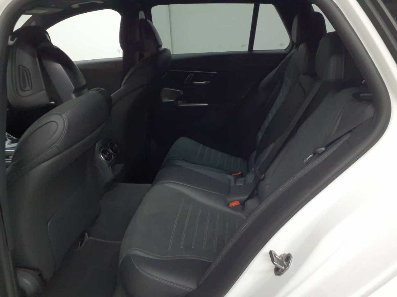 Mercedes-Benz C 220 d T 9G-TRONIC AMG Line 13