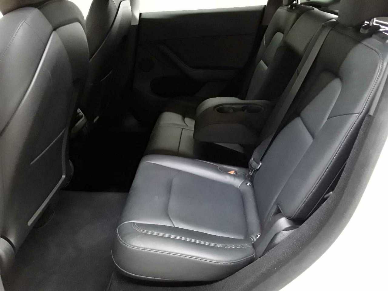 Tesla Model Y Long Range Dual Motor AWD 13
