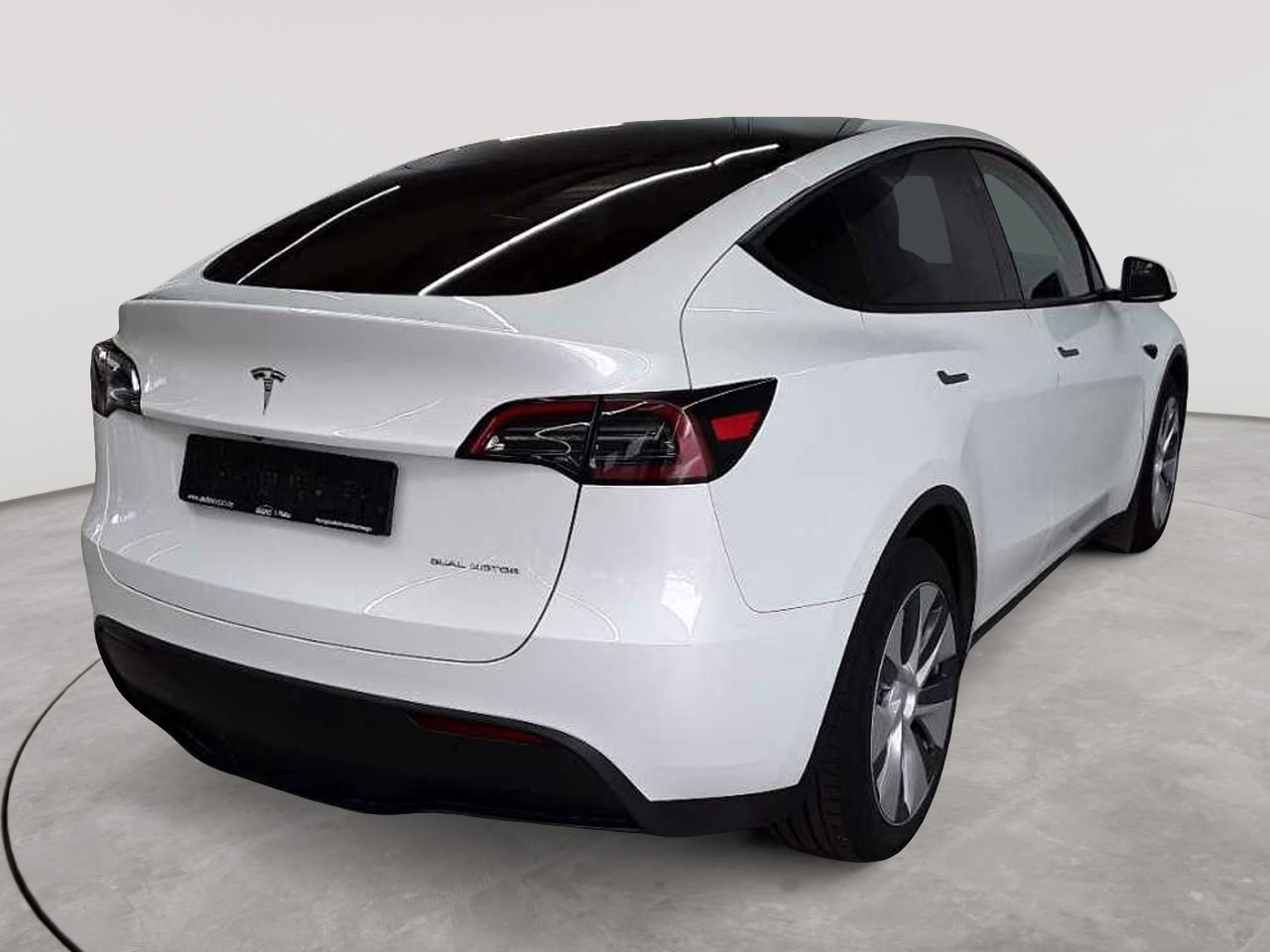 Tesla Model Y Long Range Dual Motor AWD 4