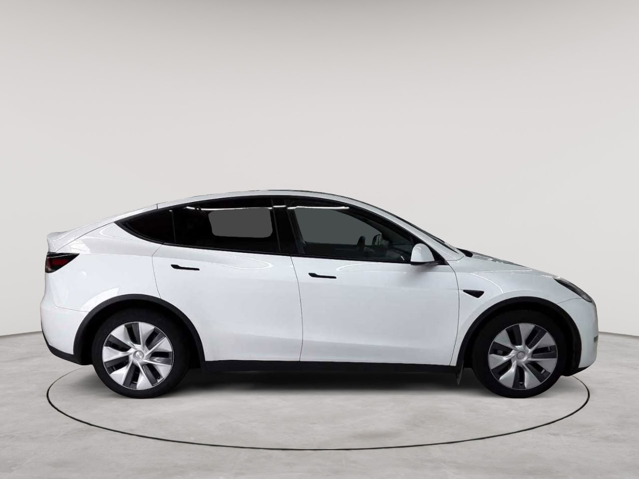 Tesla Model Y Long Range Dual Motor AWD 3