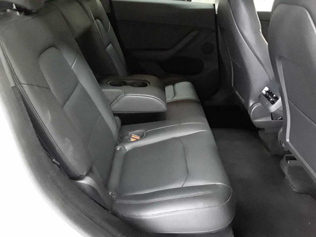 Tesla Model Y Long Range Dual Motor AWD 14