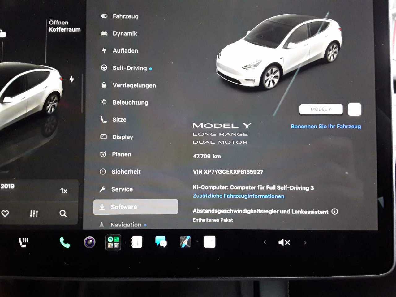 Tesla Model Y Long Range Dual Motor AWD 11