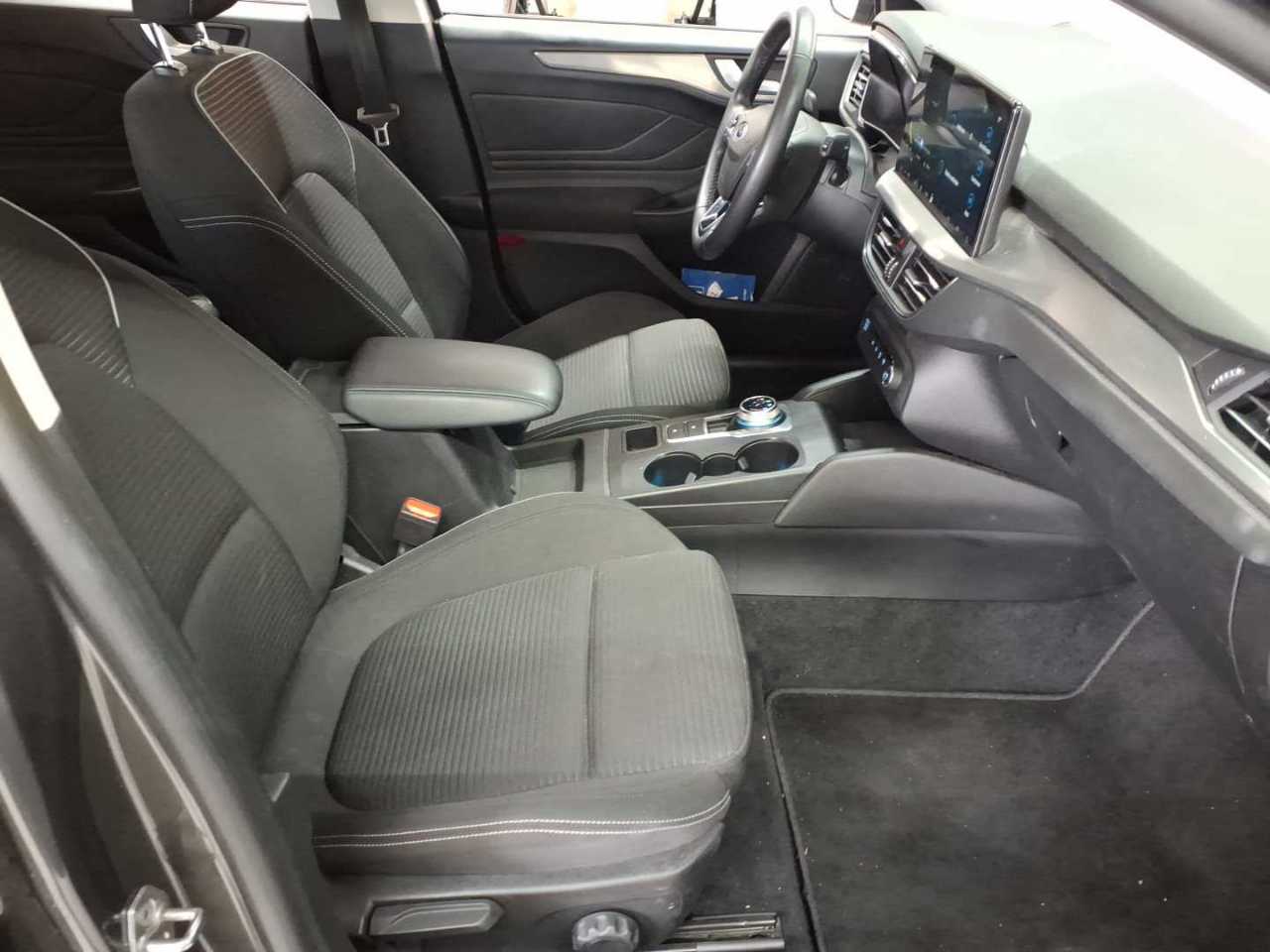Ford Focus Turnier 1.5 EcoBlue Start-Stopp-System Aut. TITANIUM 8