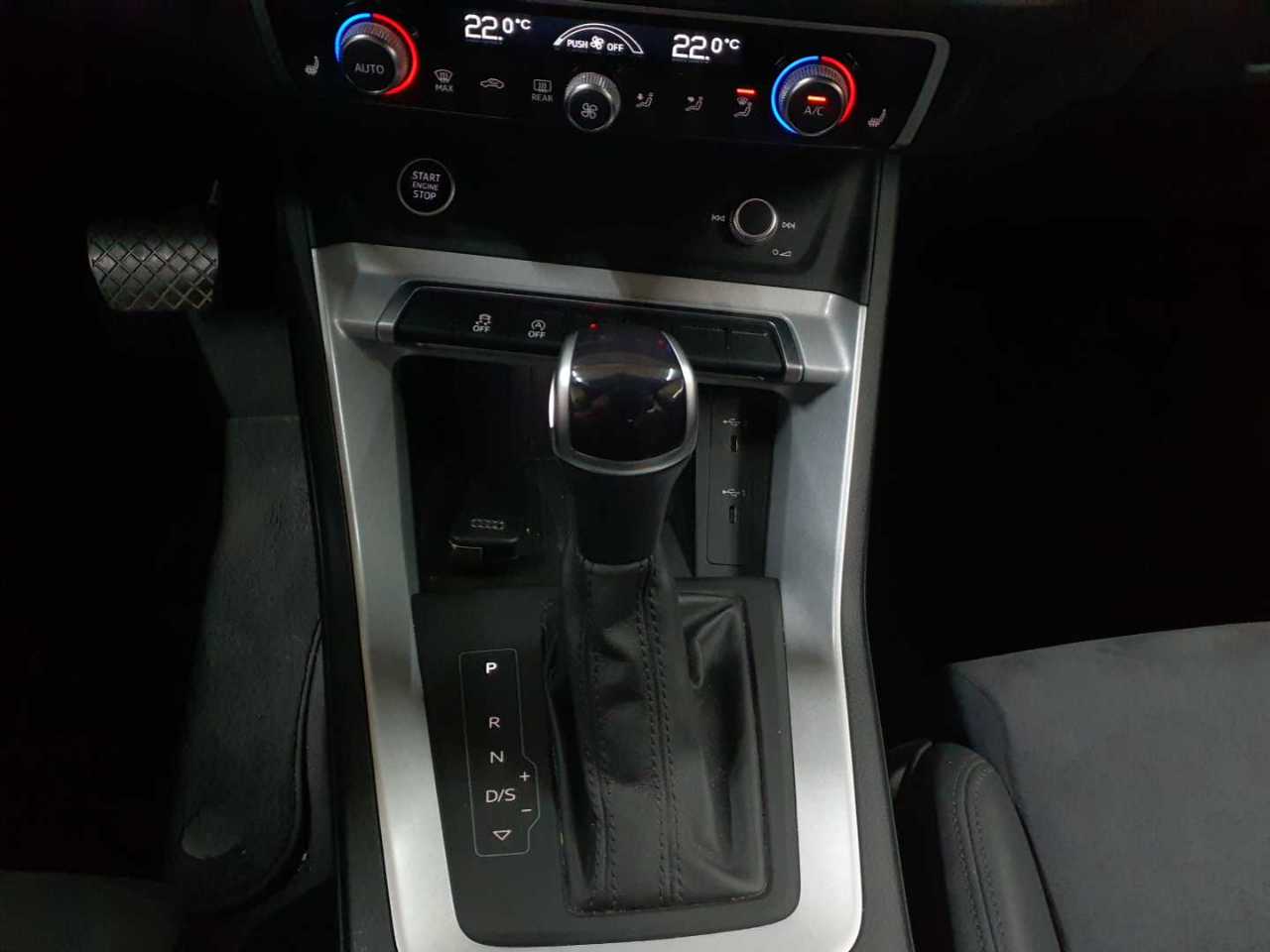 Audi Q3 35 TDI S tronic S line 10
