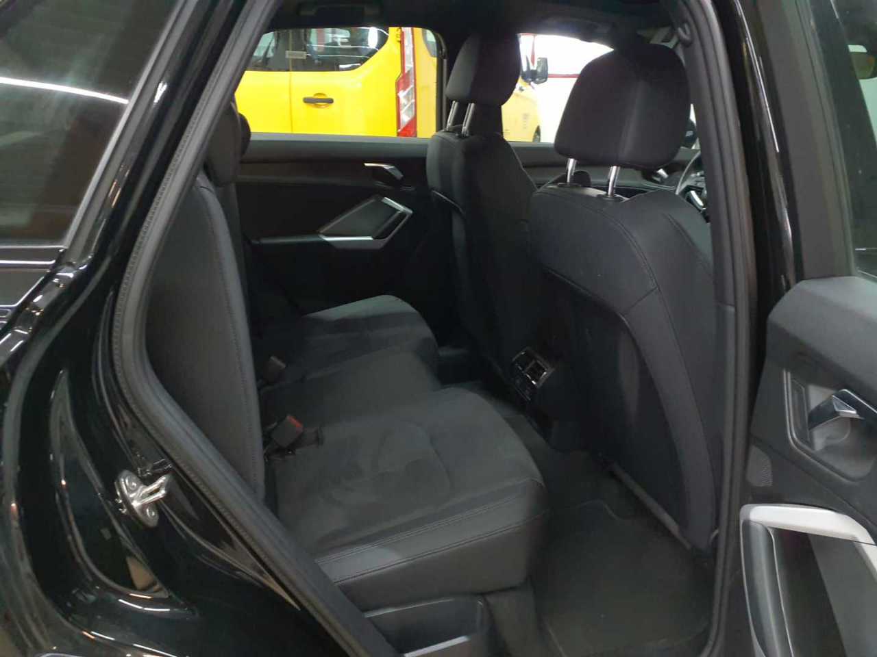 Audi Q3 35 TDI S tronic S line 14