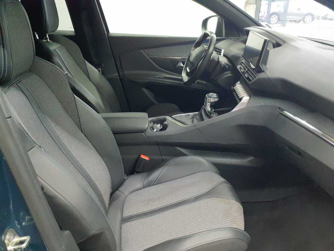 Peugeot 3008 PureTech 130 Stop & Start GPF Allure Pack 8
