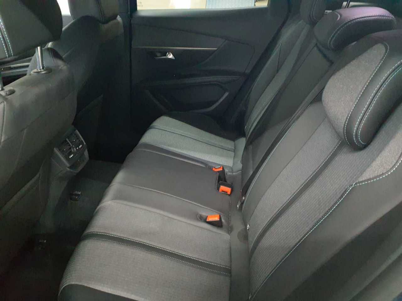 Peugeot 3008 PureTech 130 Stop & Start GPF Allure Pack 13