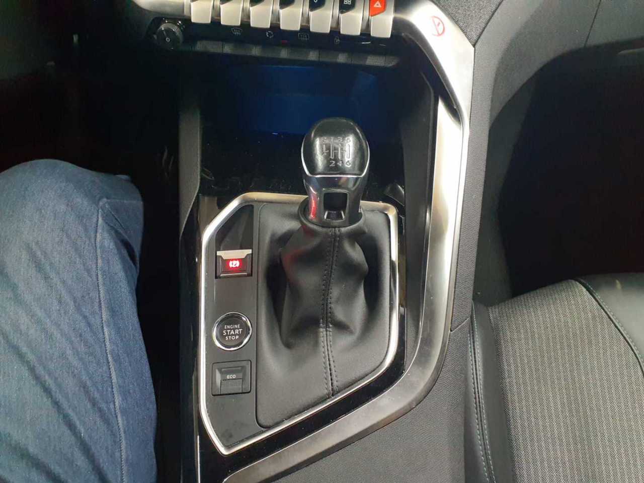 Peugeot 3008 PureTech 130 Stop & Start GPF Allure Pack 10