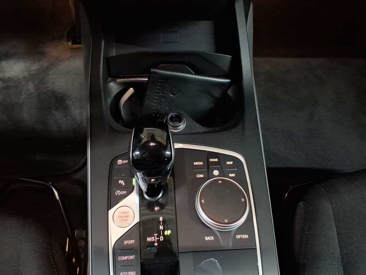 BMW 118d Aut. Advantage 10