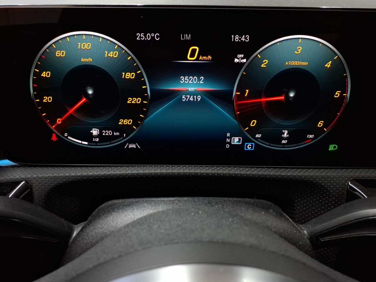 Mercedes-Benz CLA 200 d 8G-DCT AMG Line 11