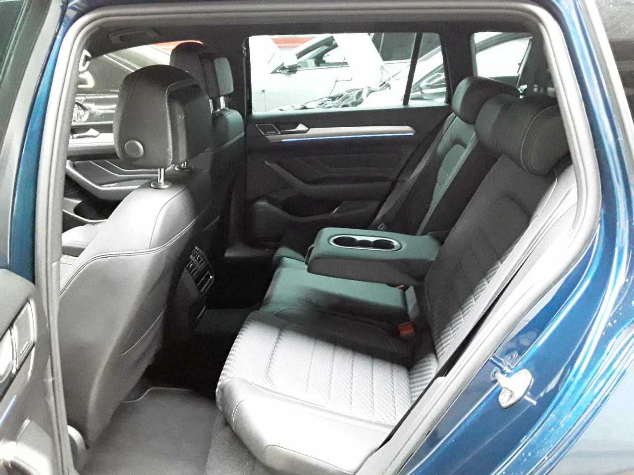 Volkswagen Passat Variant 2.0 TDI SCR DSG Business 13