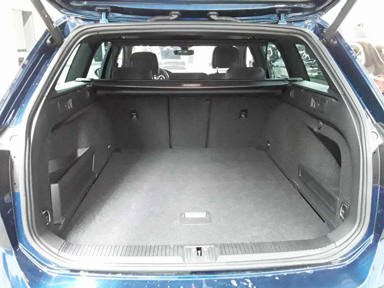 Volkswagen Passat Variant 2.0 TDI SCR DSG Business 15
