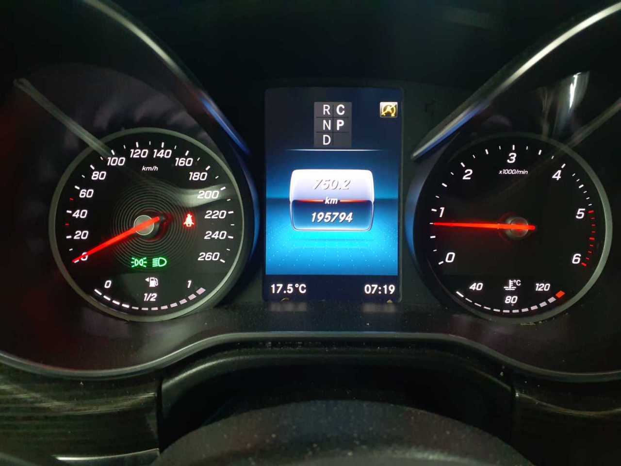 Mercedes-Benz V 250 d kompakt 4Matic 9G-TRONIC Avantgarde 11
