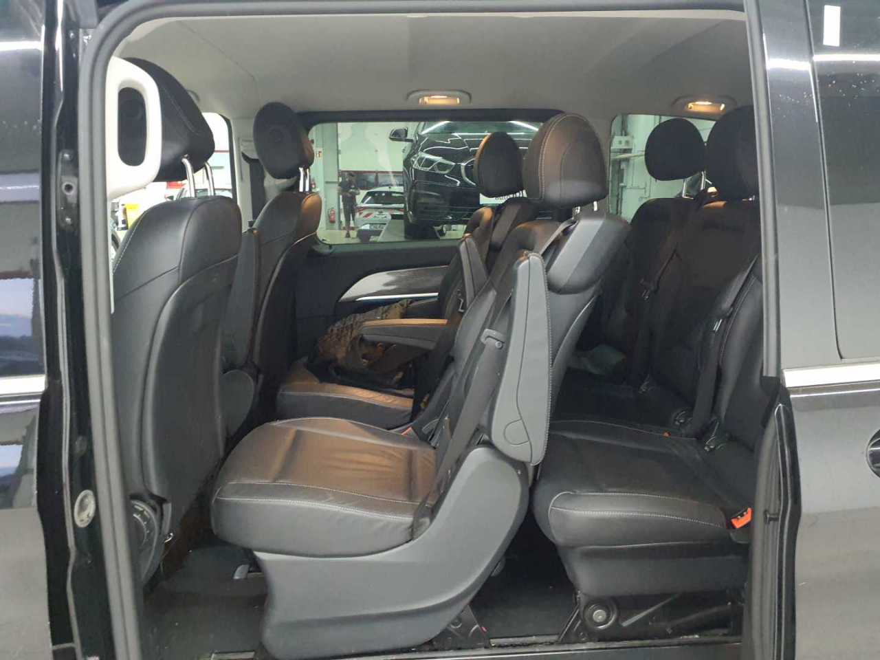 Mercedes-Benz V 250 d kompakt 4Matic 9G-TRONIC Avantgarde 13