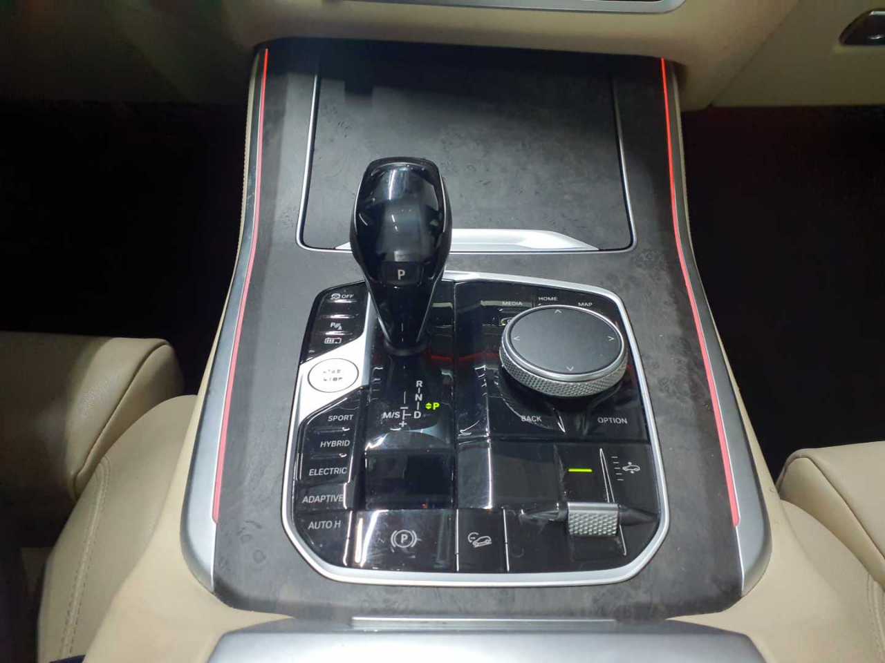 BMW X5 xDrive45e xLine 10