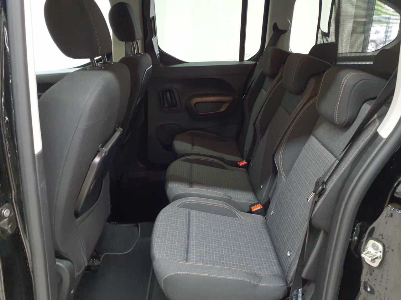 Peugeot Rifter PureTech 130 L2 EAT8 GT 14