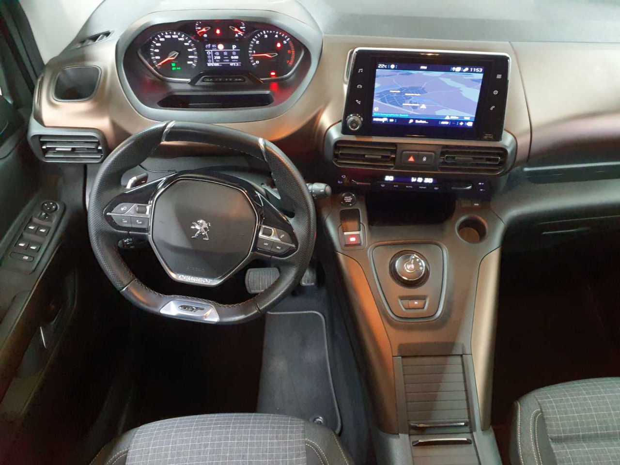 Peugeot Rifter PureTech 130 L2 EAT8 GT 9