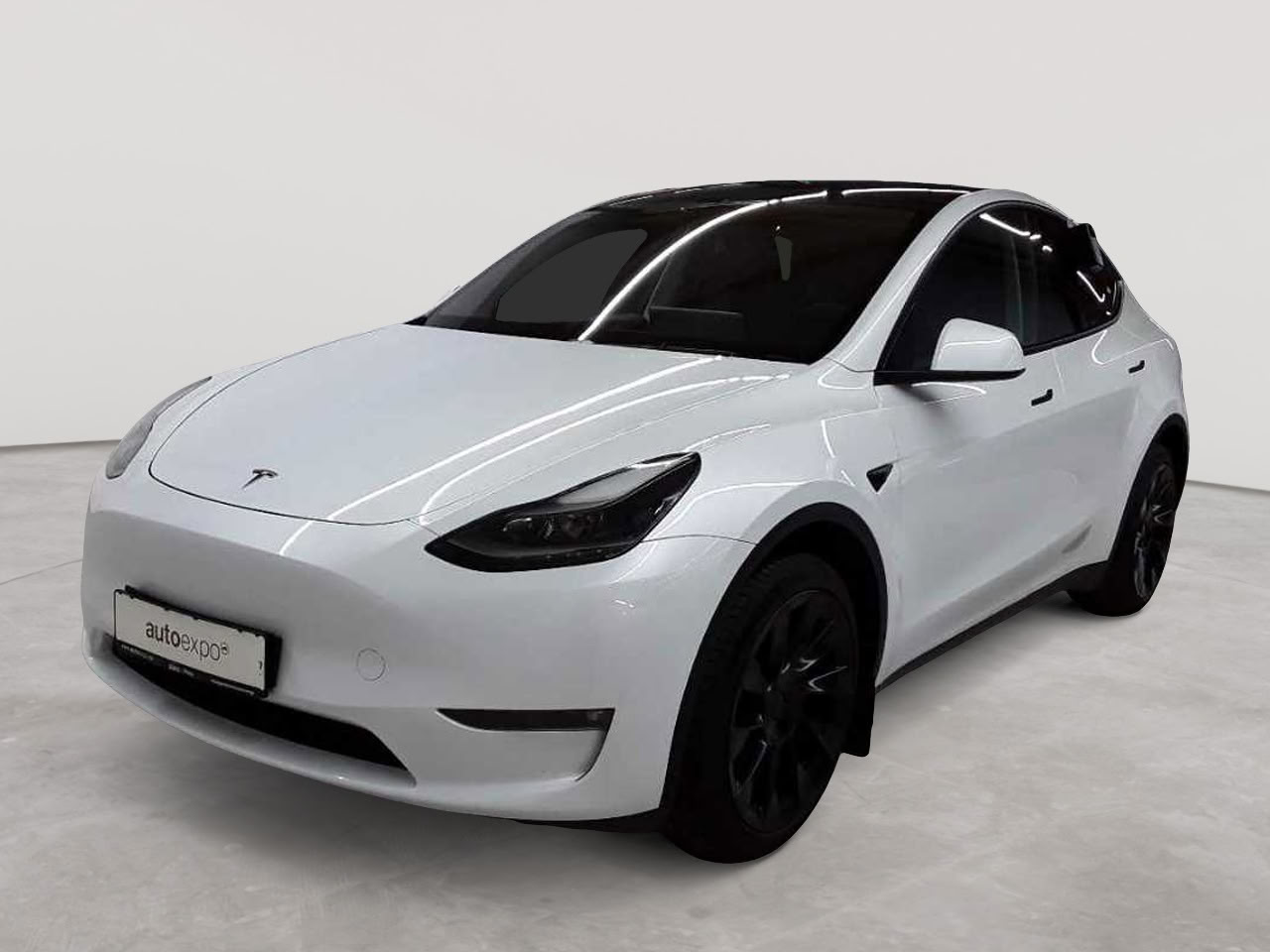 Tesla Model Y Long Range Dual Motor AWD 2
