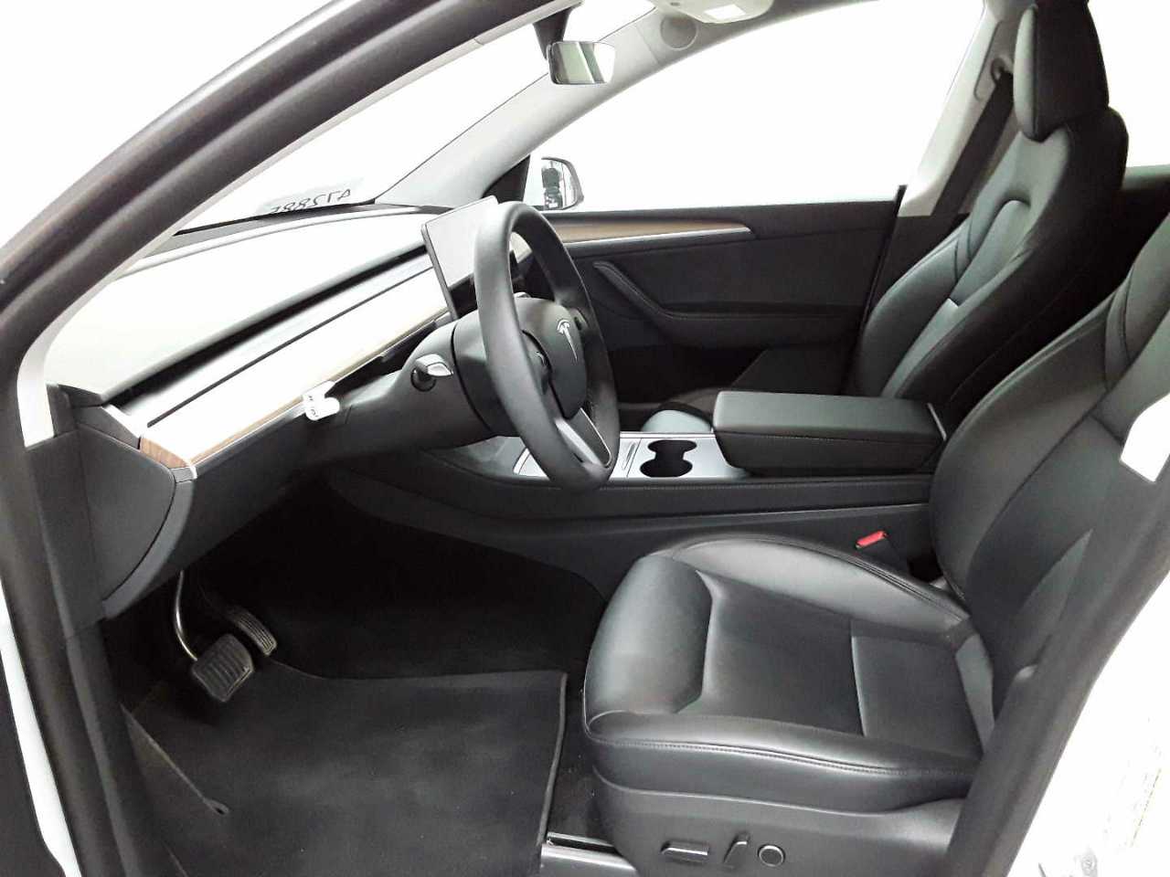 Tesla Model Y Long Range Dual Motor AWD 7