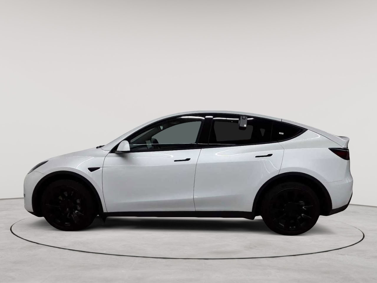 Tesla Model Y Long Range Dual Motor AWD 6