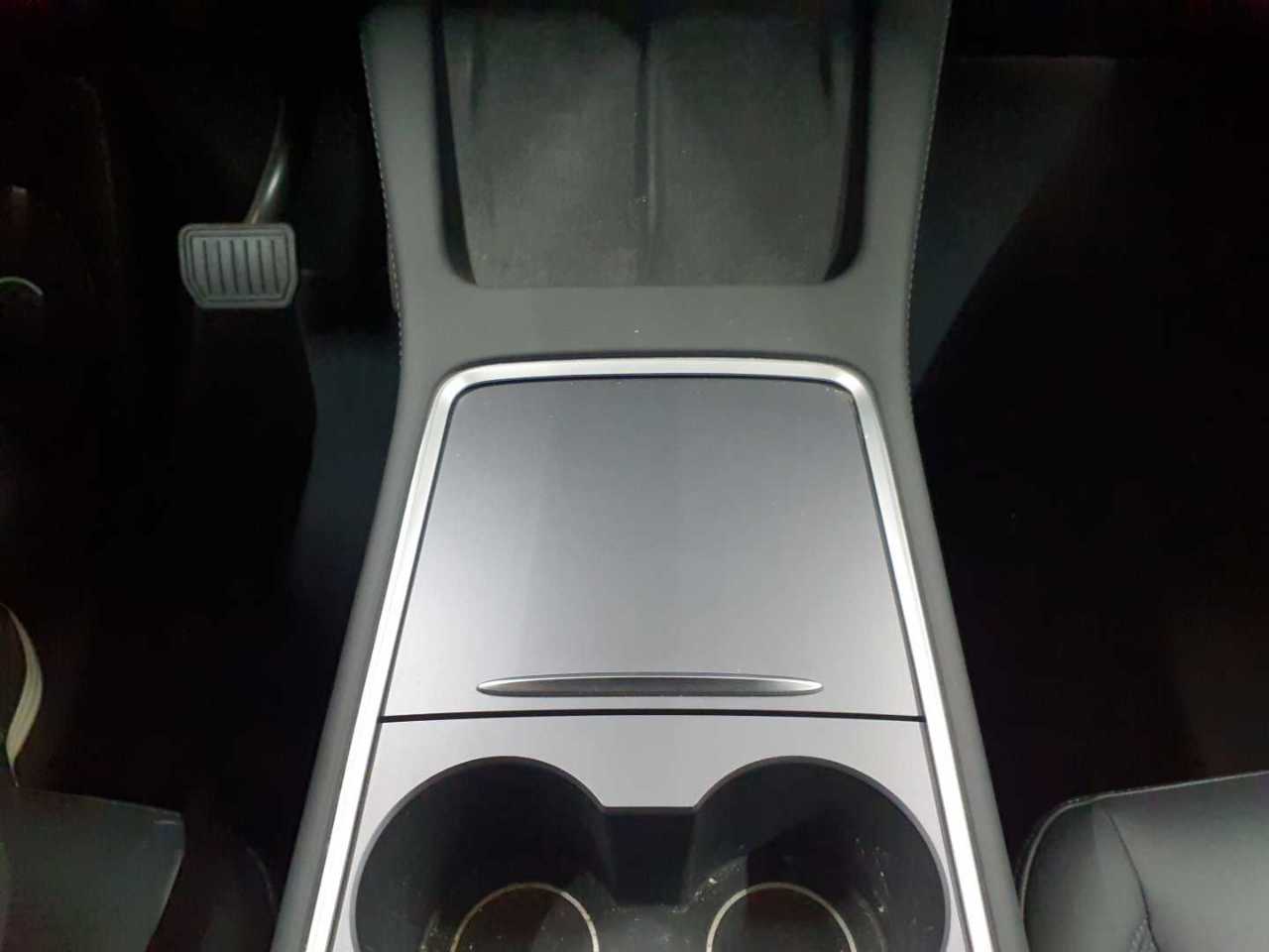 Tesla Model Y Long Range Dual Motor AWD 10