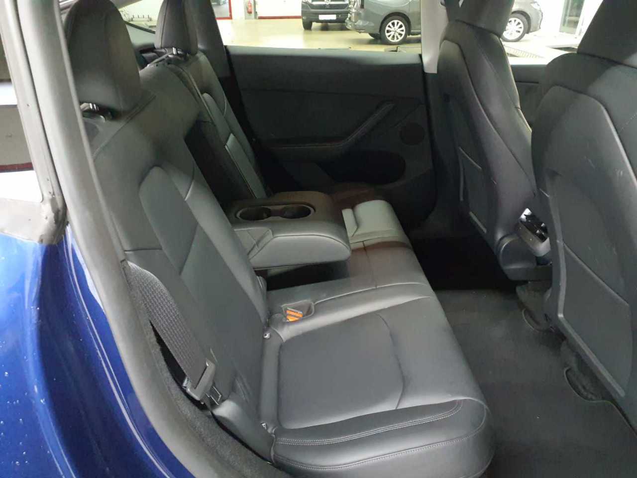 Tesla Model Y Long Range Dual Motor AWD 13