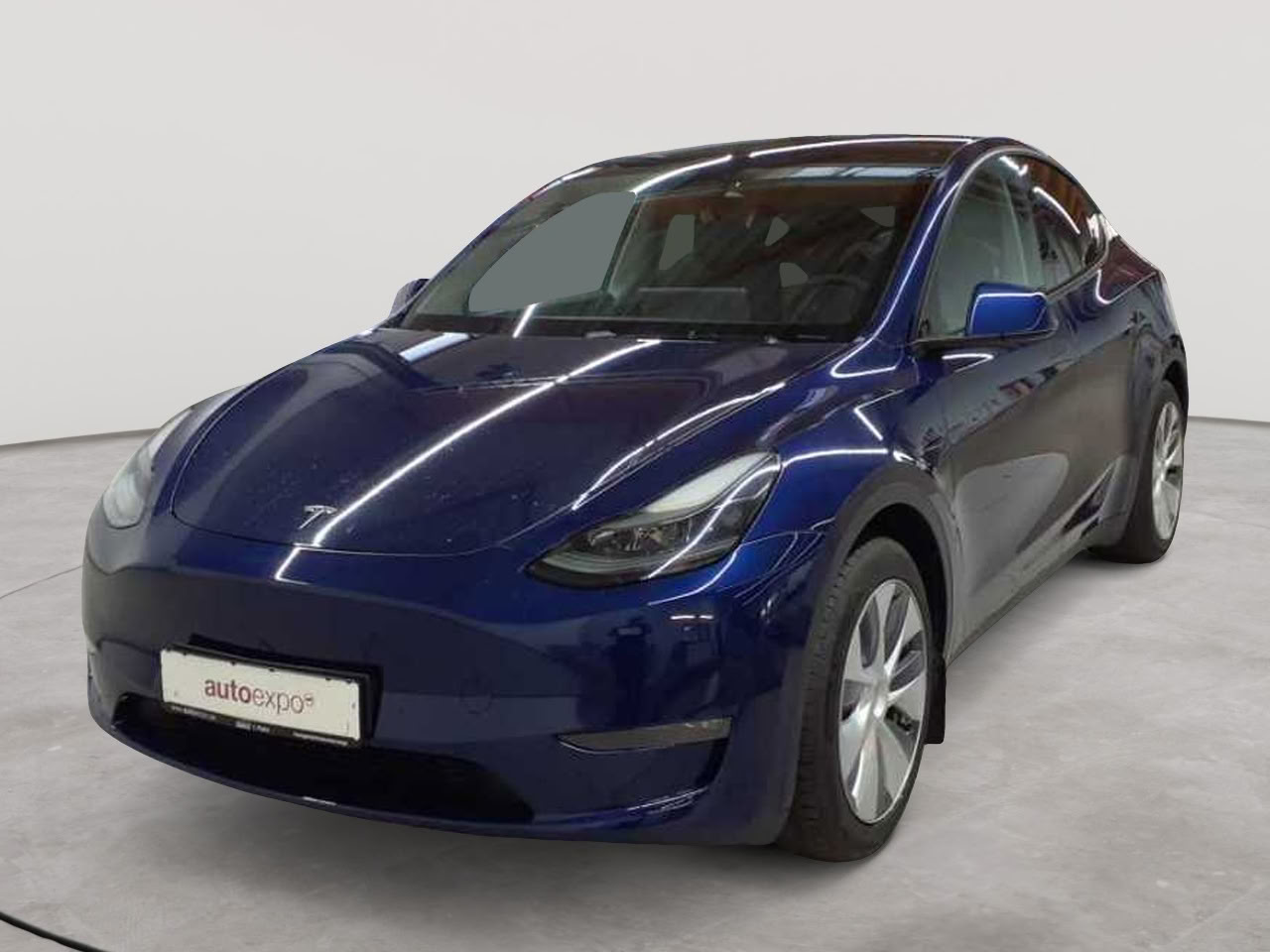 Tesla Model Y Long Range Dual Motor AWD 2